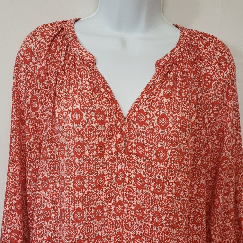 Anne Carson Orange and White Geometric Blouse